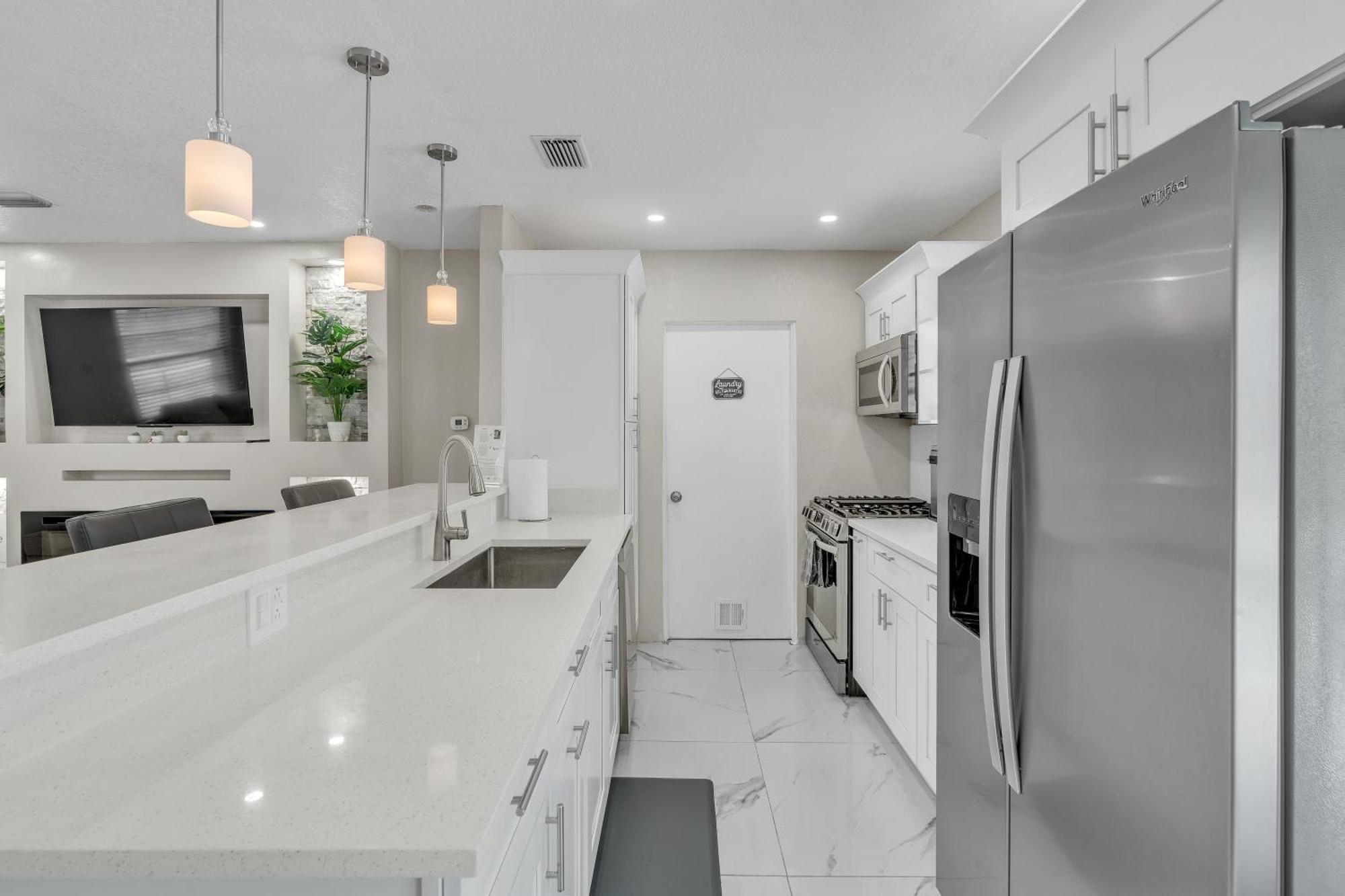 Stunning Modern Home In Tampa With Pool - Just 5 Minutes From Airport! מראה חיצוני תמונה