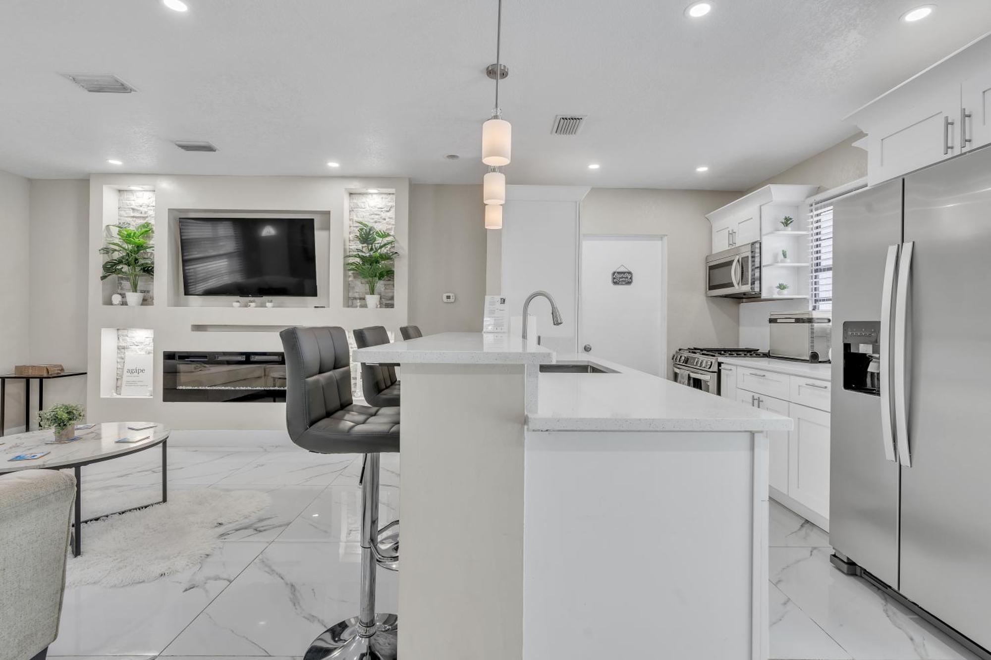 Stunning Modern Home In Tampa With Pool - Just 5 Minutes From Airport! מראה חיצוני תמונה