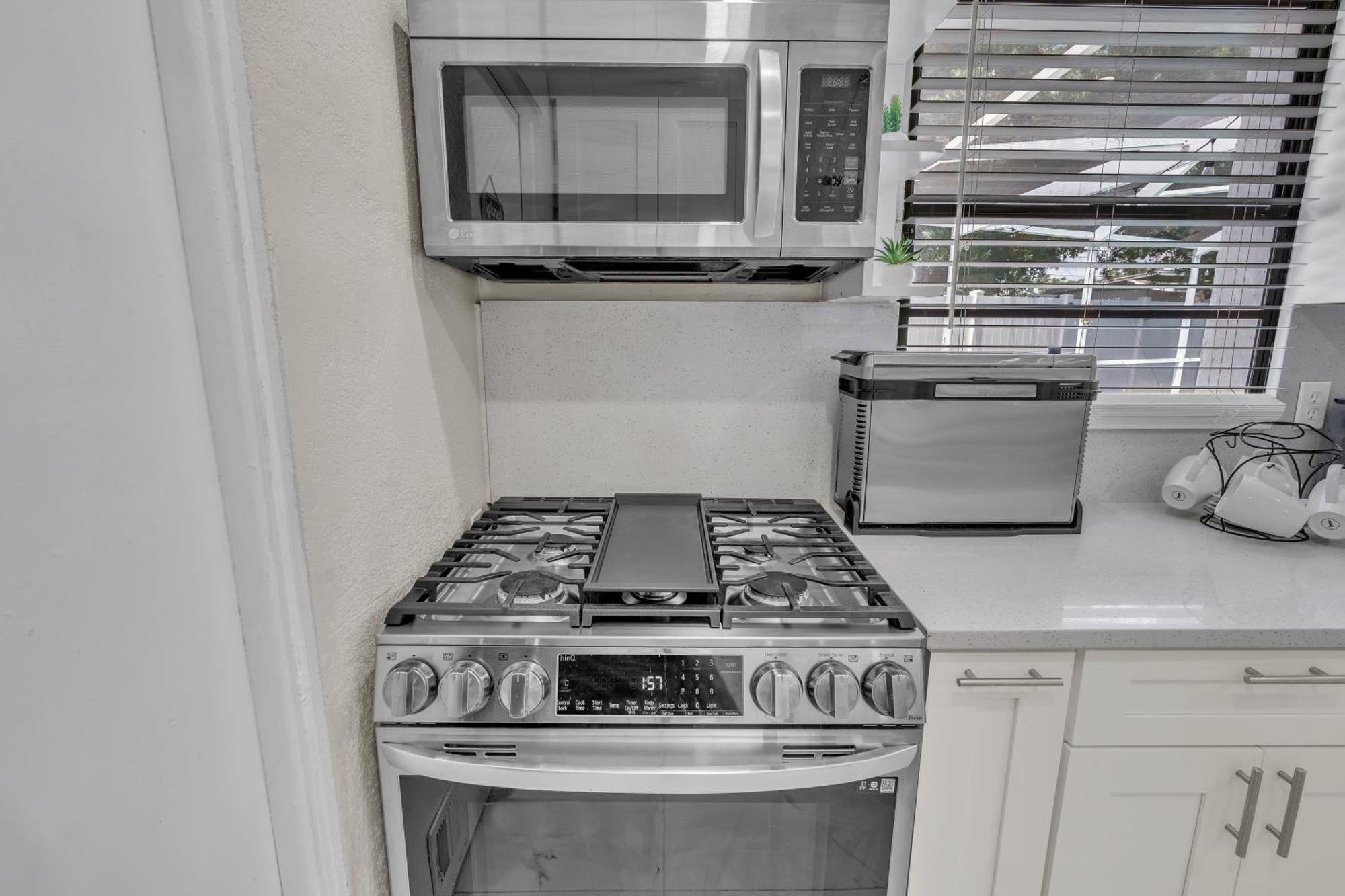 Stunning Modern Home In Tampa With Pool - Just 5 Minutes From Airport! מראה חיצוני תמונה